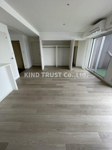 リバープレイス梅田北の居間・リビング|こちらの居間で趣味の時間をお楽しみください