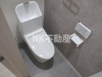 【トイレ】 | クリエオーレ御厨東（八戸ノ里賃貸） | 落ち着いた色調のトイレです