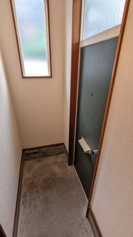 荻野アパートAの玄関