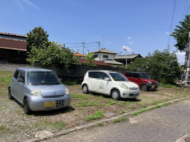 桐生市広沢町４丁目のタウンの駐車場