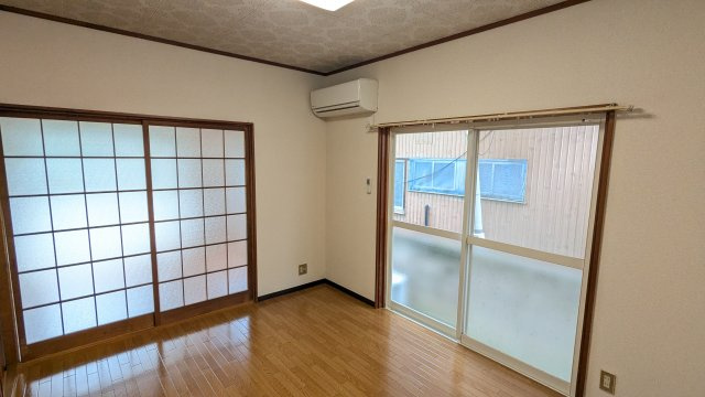 荻野アパートAの洋室