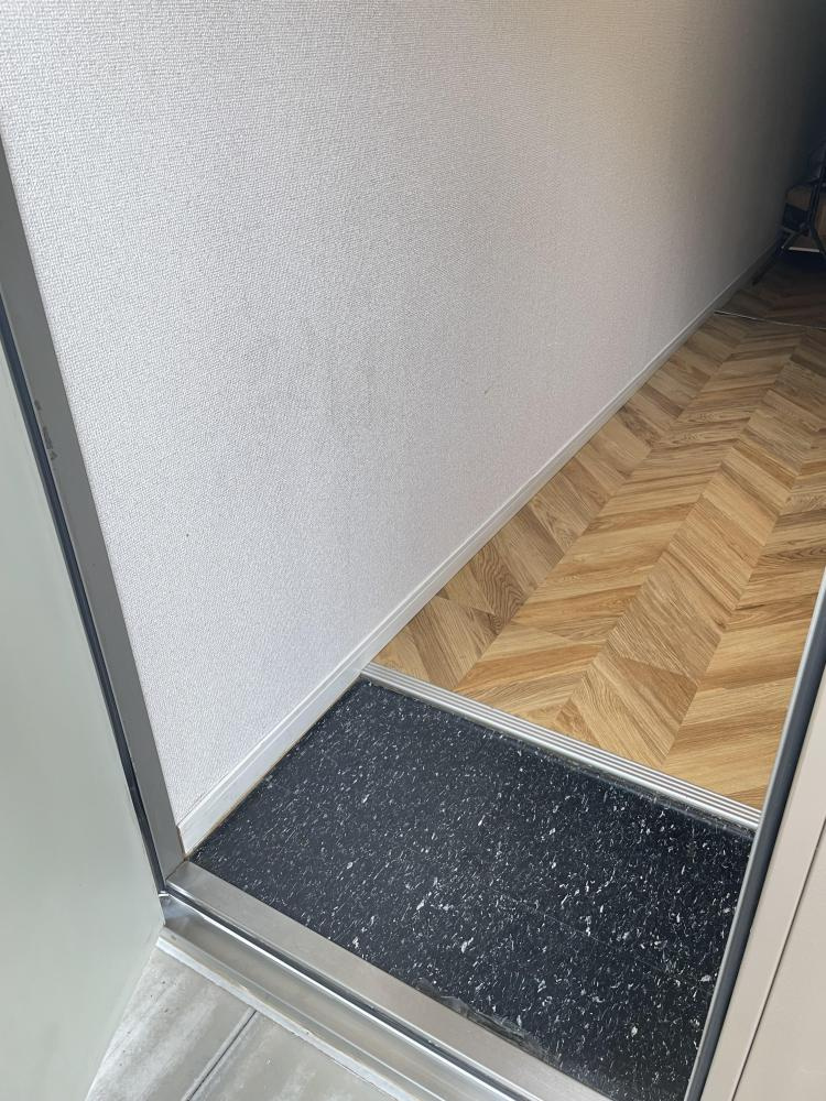 ガレージテラスの玄関