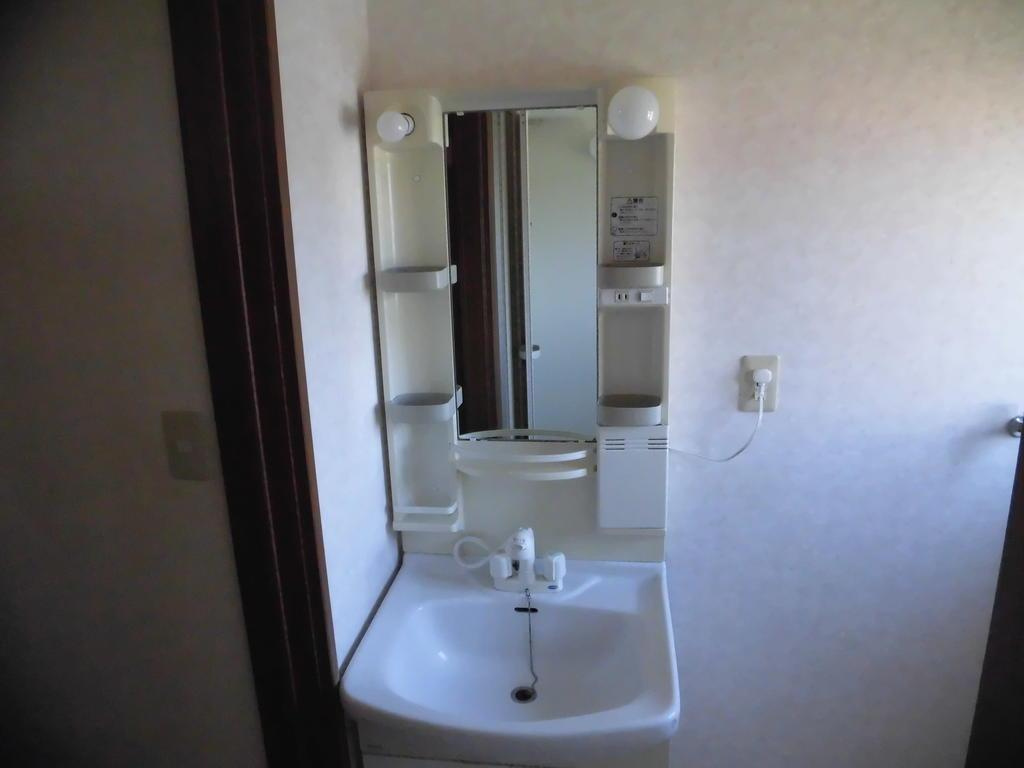 カームハイツの洗面所|シャワー付き