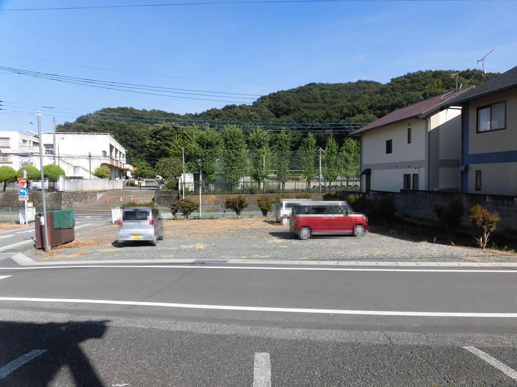 コンフォルトフミヤⅡの駐車場