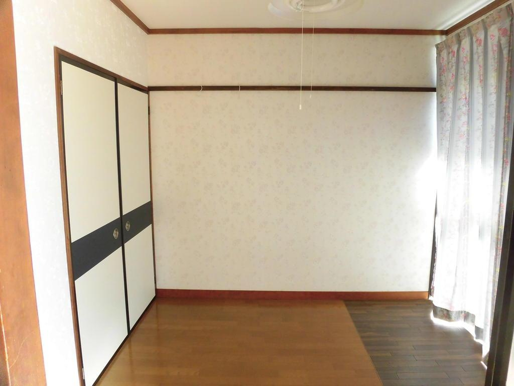 パールコーポの洋室