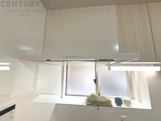 パワフルな吸引力で調理中の臭気等をしっかり処理してくれ、室内を快適に保ってくれます。