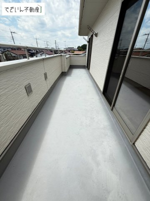 【バルコニー】 | 加須市東栄2丁目　中古住宅   | 現地(2025年6月撮影)