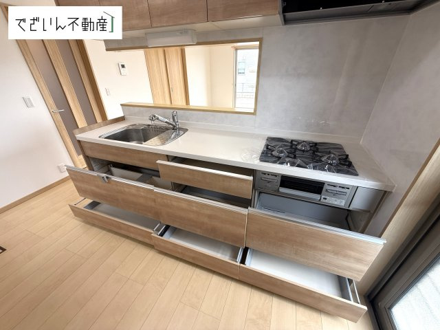 【キッチン】 | 加須市東栄2丁目　中古住宅   | 現地(2025年6月撮影)