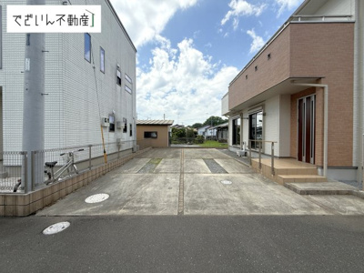 【駐車場】 | 加須市東栄2丁目　中古住宅   | 現地(2025年6月撮影)