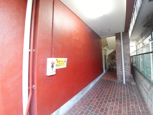 マンション向洋のエントランス