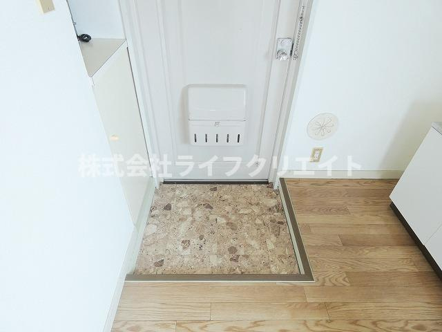 豊田マンションの玄関