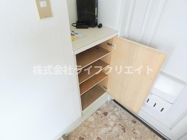 豊田マンションの玄関