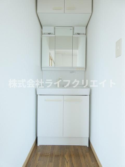 豊田マンションの独立洗面台