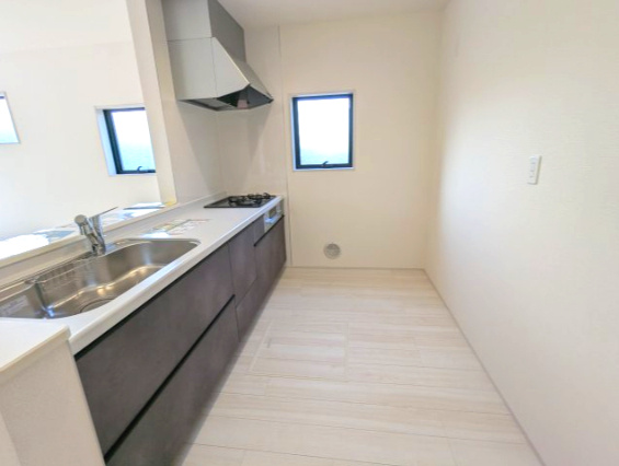 笠間市旭町　第12のキッチン|開放感がありお部屋を見渡せ・・動線が非常に効率的でスムーズな作業ができ魅力的です。