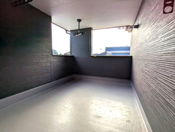 笠間市旭町　第12のバルコニー|ルーフバルコニーで家族全員の洗濯物の干せちゃいます！屋根付きで急な雨でも安心！