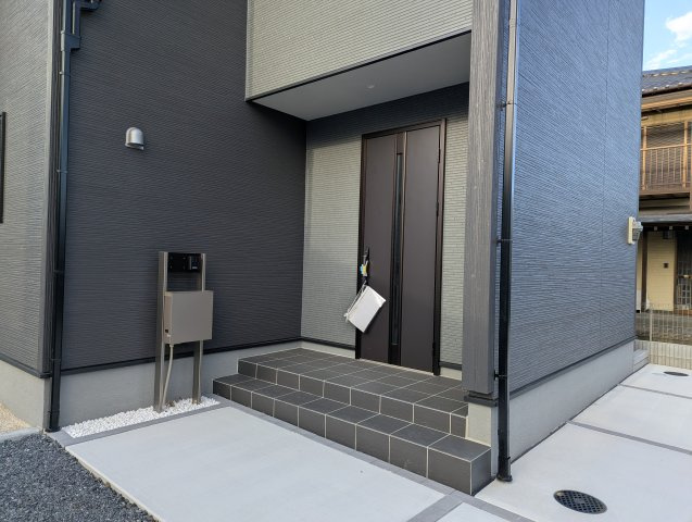 笠間市旭町　第12の玄関|広々エントランスです。帰りたくなる家、住む幸せ、ご見学の際はお問合せ下さい。心よりお待ちしております～。