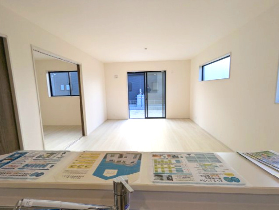 笠間市旭町　第12の居間・リビング|一日の長い時間を過ごすリビング♪自然と家族が集まれる空間！家族団らんの時間を優しく見守るリビング