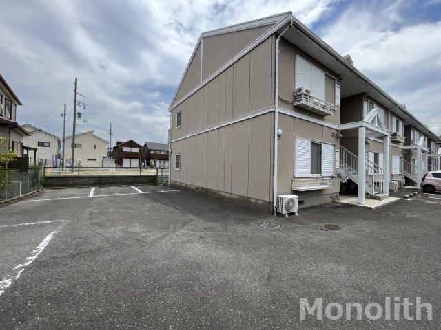 フレグランス旭の駐車場