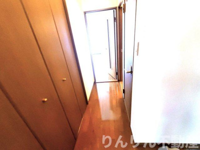 【玄関】 | ルミナス山城B | 明るい玄関です