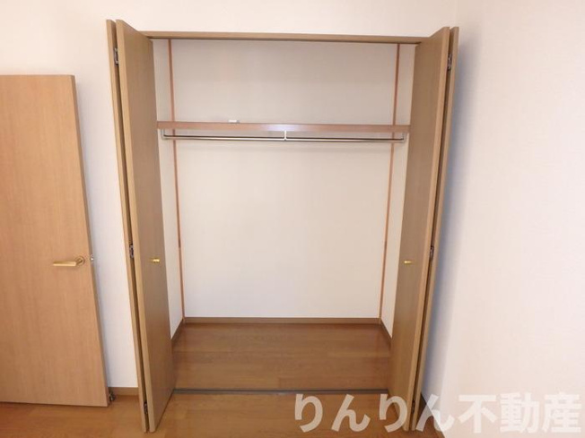 【収納】 | ルミナス山城B | 小物を収納するのに便利です