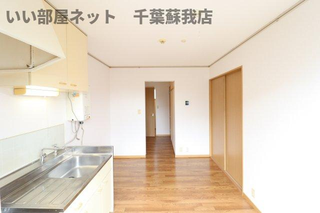 エステートピア鹿野の居間・リビング|こちらのリビングで趣味の時間をお楽しみください