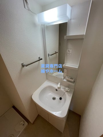 SOAR SHINIMAMIYAの独立洗面台|独立洗面台、小物を置くことができて便利です