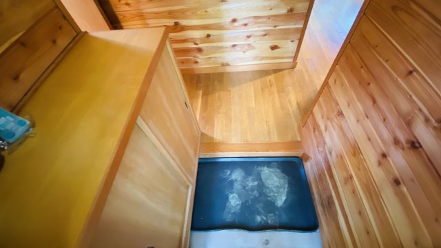 浅間ハイランドパーク ロフト付きの1LDK 中古戸建の玄関