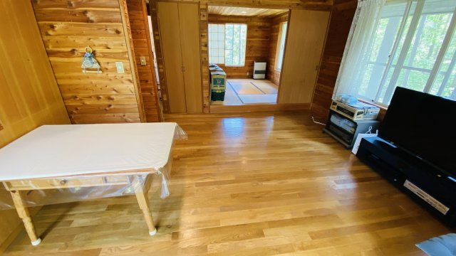 浅間ハイランドパーク ロフト付きの1LDK 中古戸建の居間・リビング