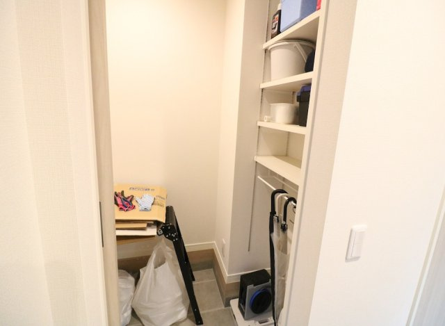 【収納】 | 新座市野寺2丁目　中古一戸建住宅　(丸井志木店) | 【S.I.C】
シューズインクローゼット付きなので玄関周りをすっきり保てます。