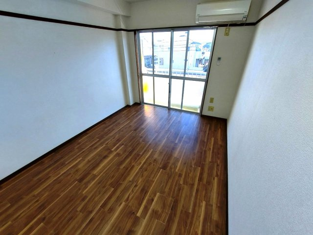 サンヒル南小池の居間・リビング