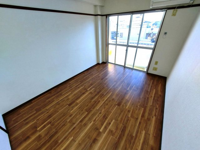 サンヒル南小池の居間・リビング