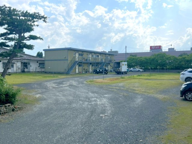 サンハイツ駐車場の外観