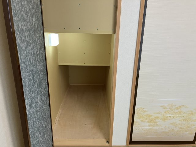 中古住宅　豊橋市東幸町の収納|階段下収納