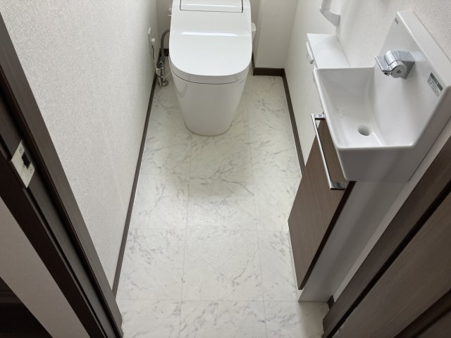 中古住宅　豊橋市東幸町のトイレ