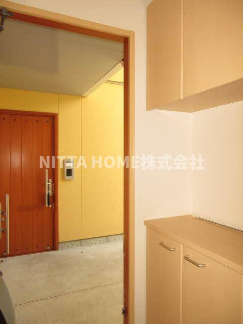 ベル・グラースの玄関|シューズボックスがついている玄関です◇