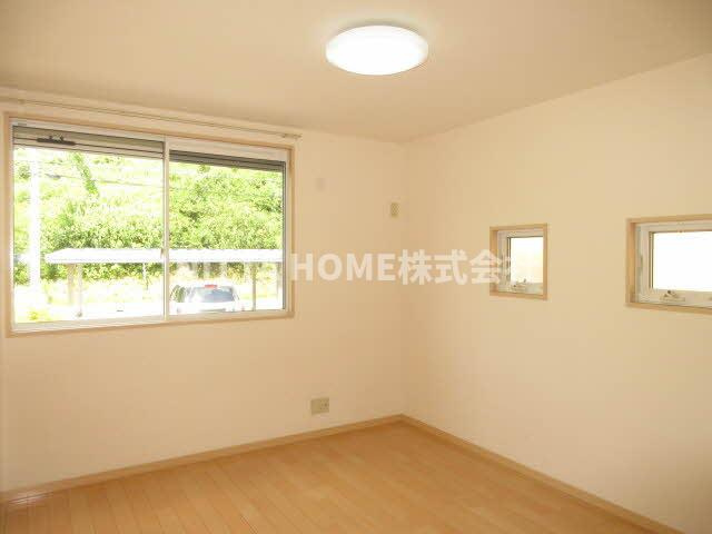 ベル・グラースの内装|洋室は７帖で収納たっぷり☆彡