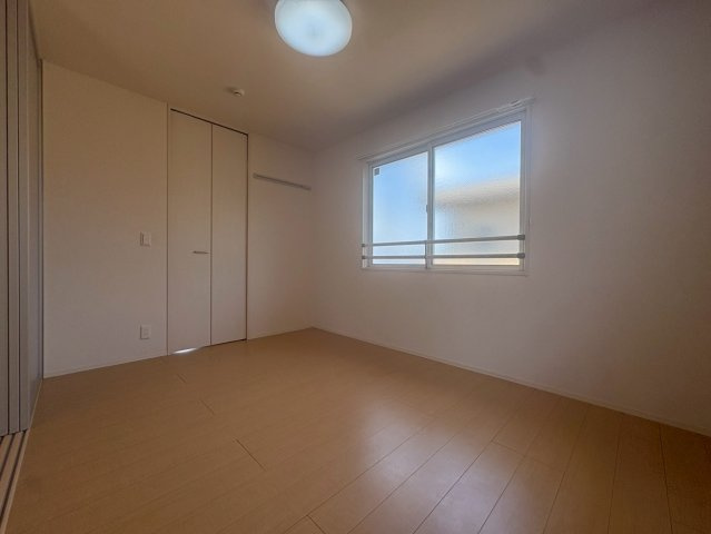 川崎市多摩区長尾７丁目のアパートの寝室