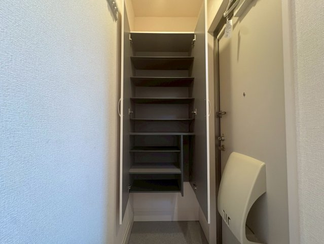 川崎市多摩区長尾７丁目のアパートの収納