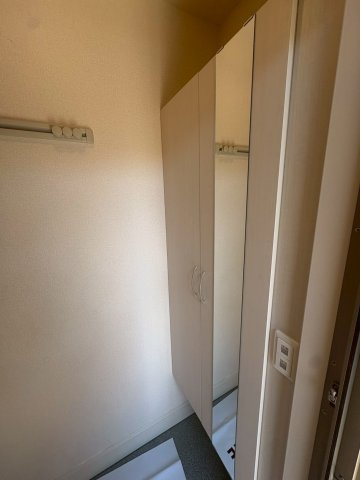 川崎市多摩区長尾７丁目のアパートの玄関