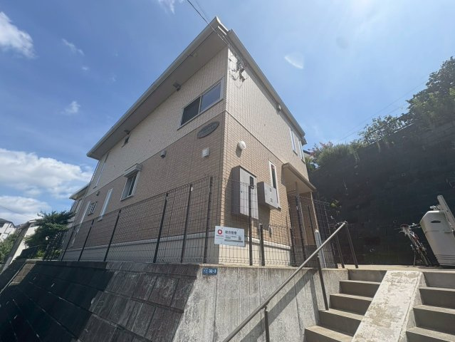 川崎市多摩区長尾７丁目のアパートの外観