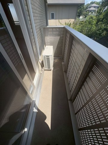川崎市多摩区長尾７丁目のアパートのバルコニー