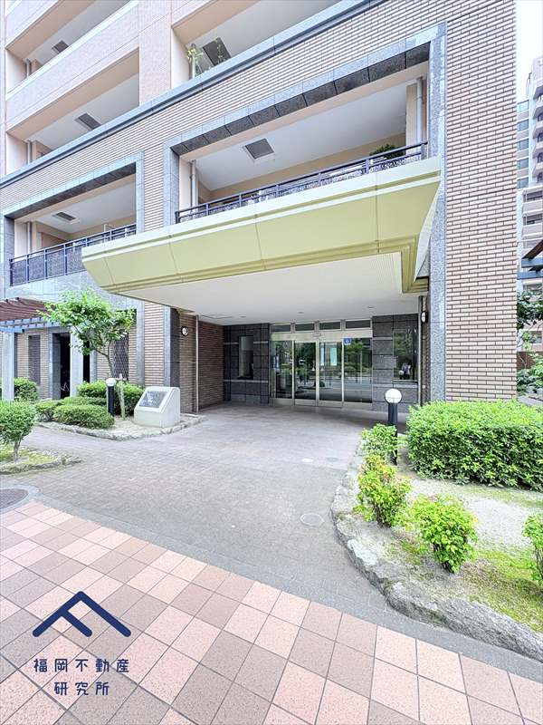 サンリヤン大野城駅前VI番館のエントランス