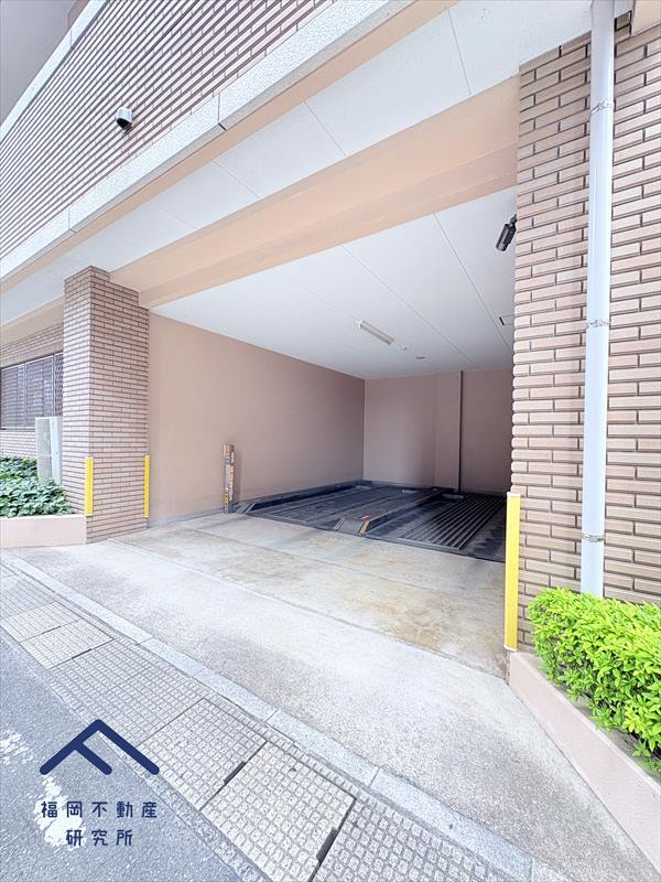 サンリヤン大野城駅前VI番館の駐車場