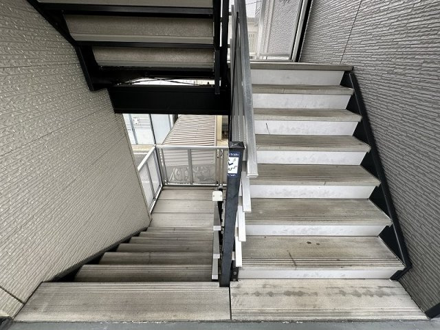 レオパレスプレジャー　宇都宮のその他|階段