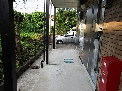 レオパレスパールの玄関