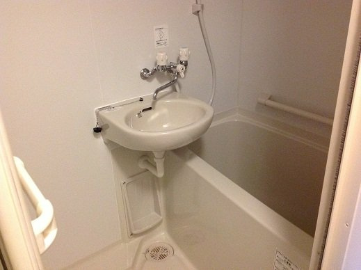 レオパレスパールの浴室