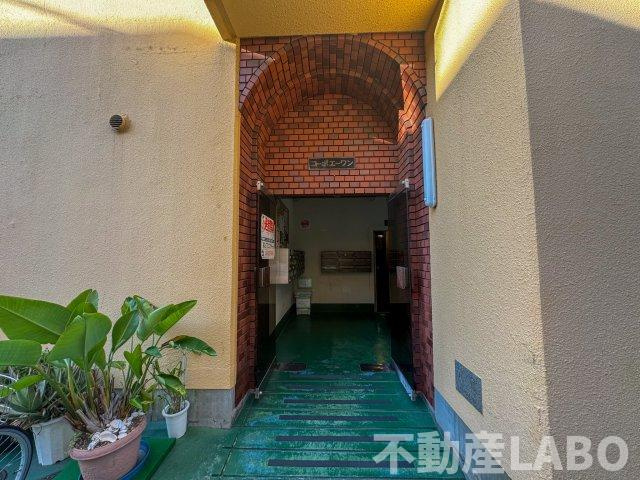 コーポエーワンのエントランス