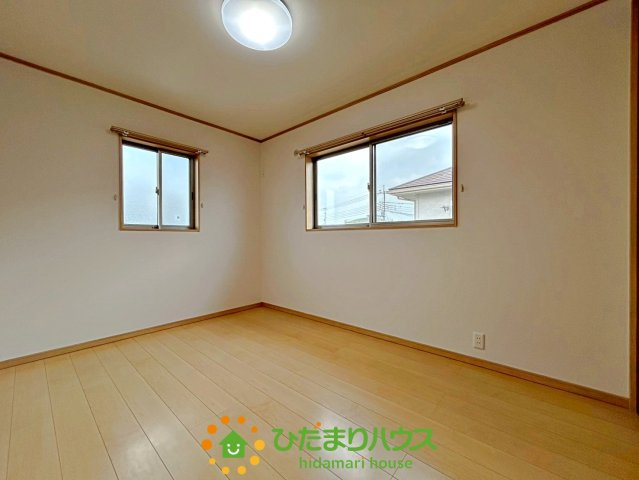 加須市東栄２丁目　中古一戸建ての洋室