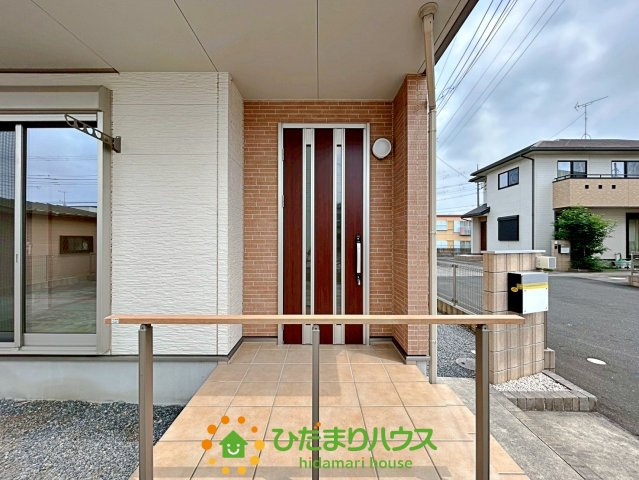 加須市東栄２丁目　中古一戸建ての玄関