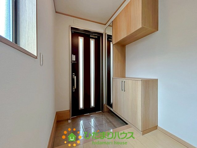 加須市東栄２丁目　中古一戸建ての玄関